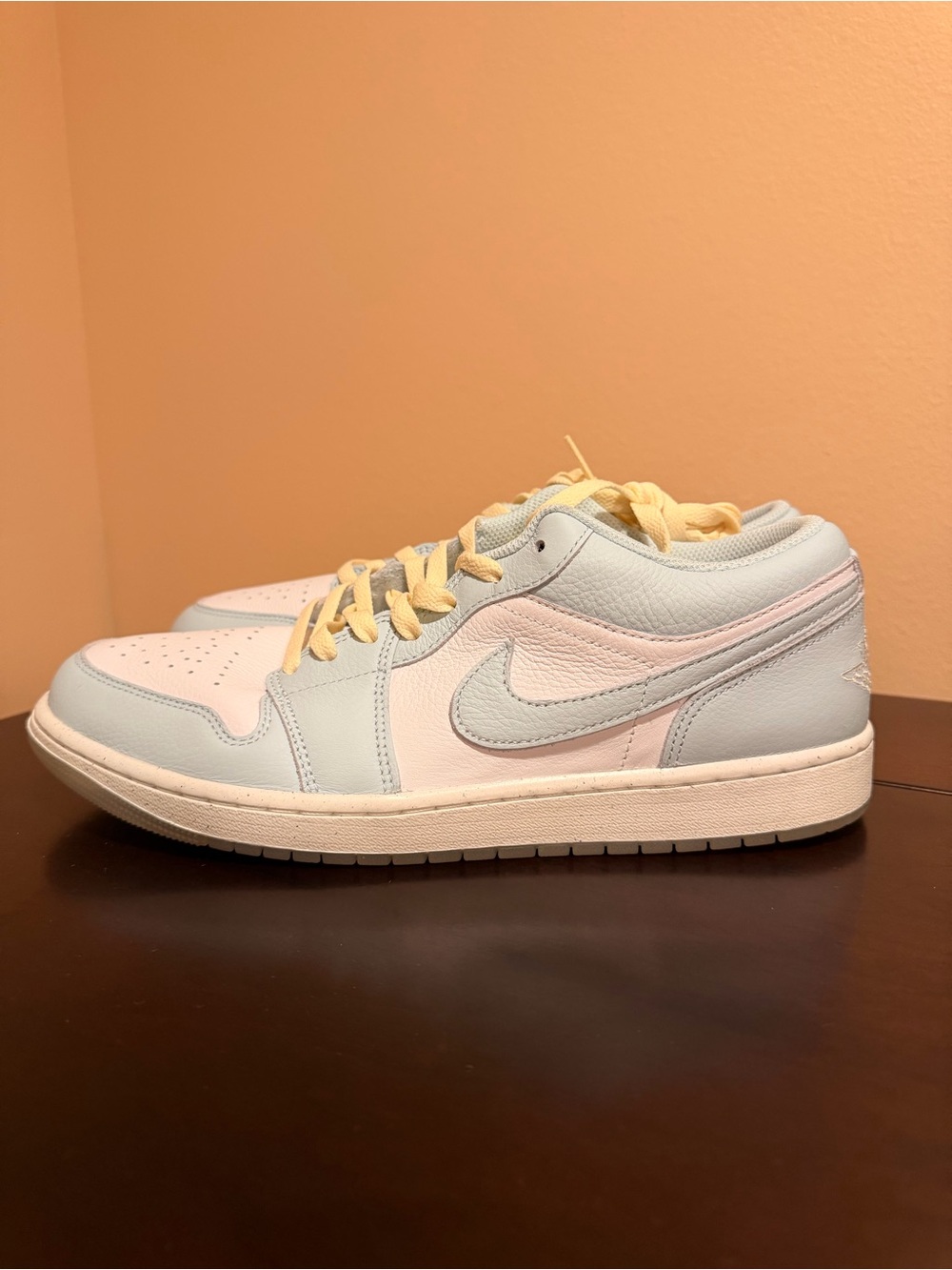 Nike Men's Size 11 Air Jordan 1 SE Low Glacier Blue Sea Glass HJ5999-400